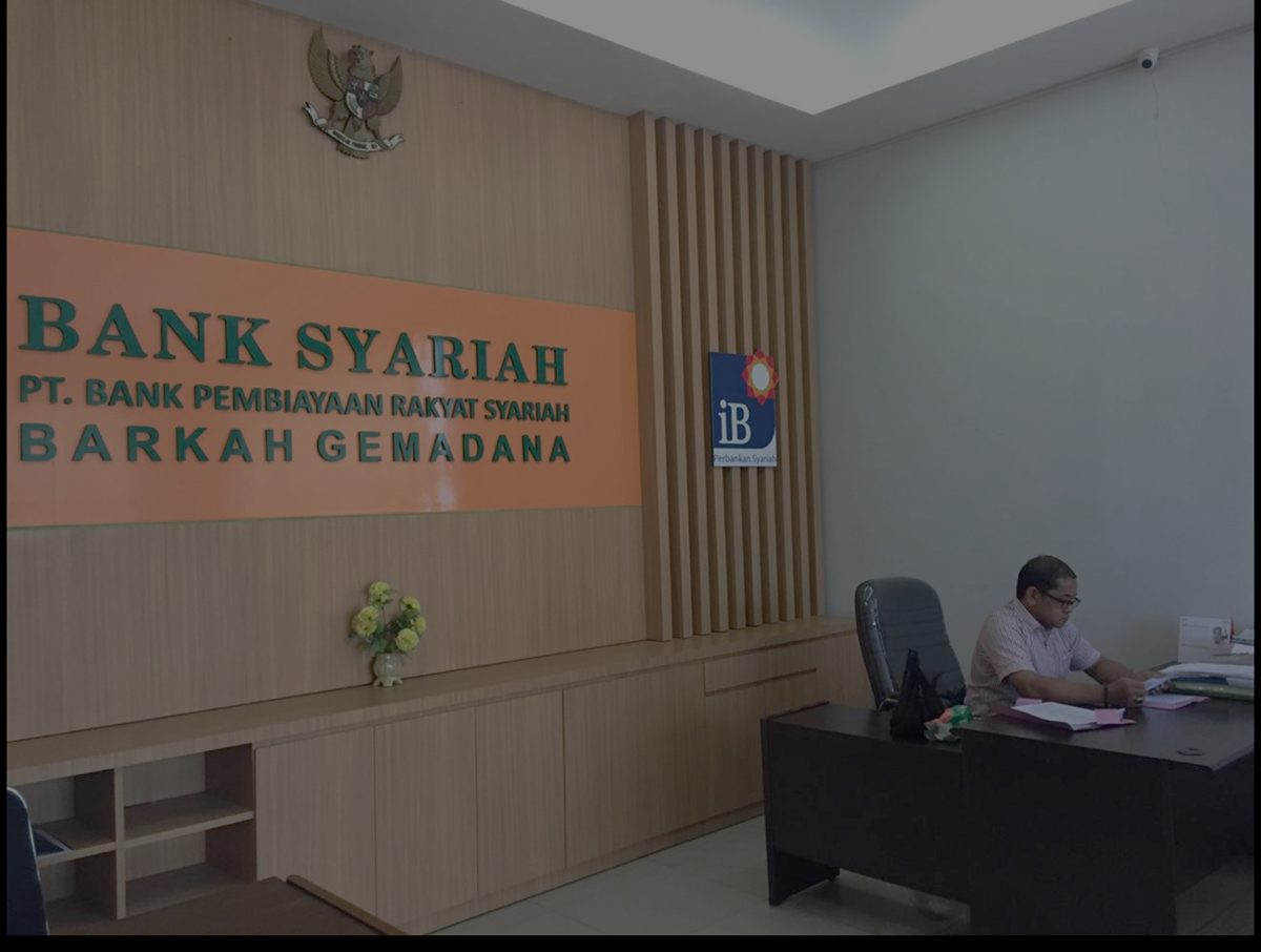 Ruang layanan nasabah PT BPRS Barkah Gemadana